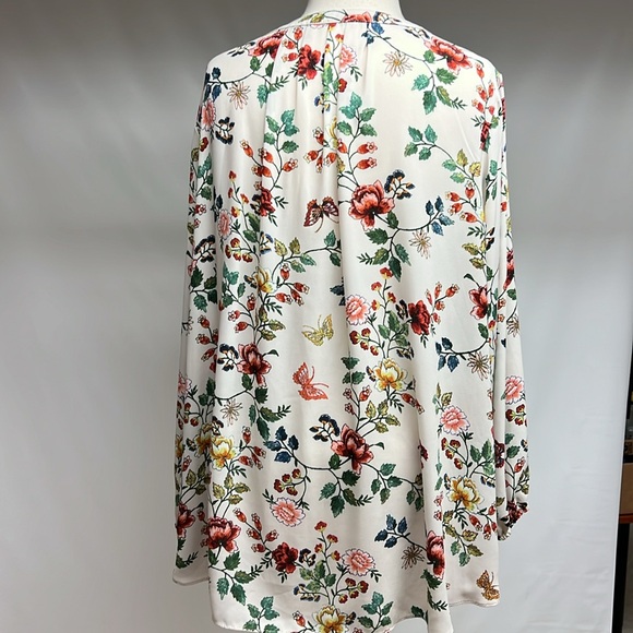 Beautiful floral top - Picture 7 of 10